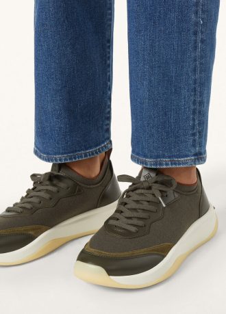 410 LP Walk The Gift of Kings Sneaker